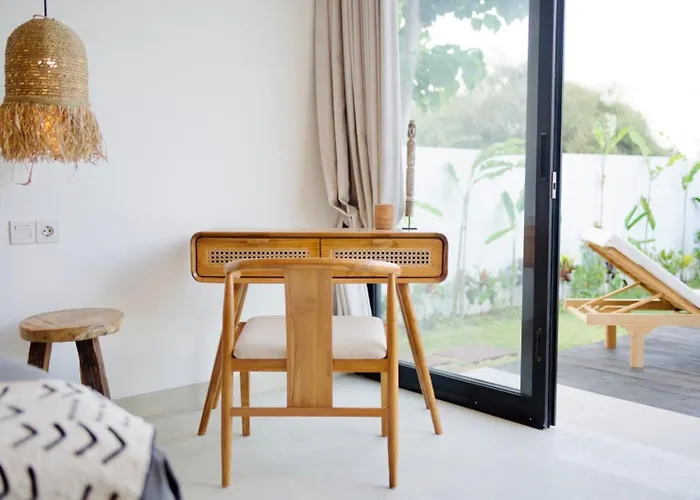 Mercure. Private Villa. 2 En-suite Bedrooms. Amed (Bali)